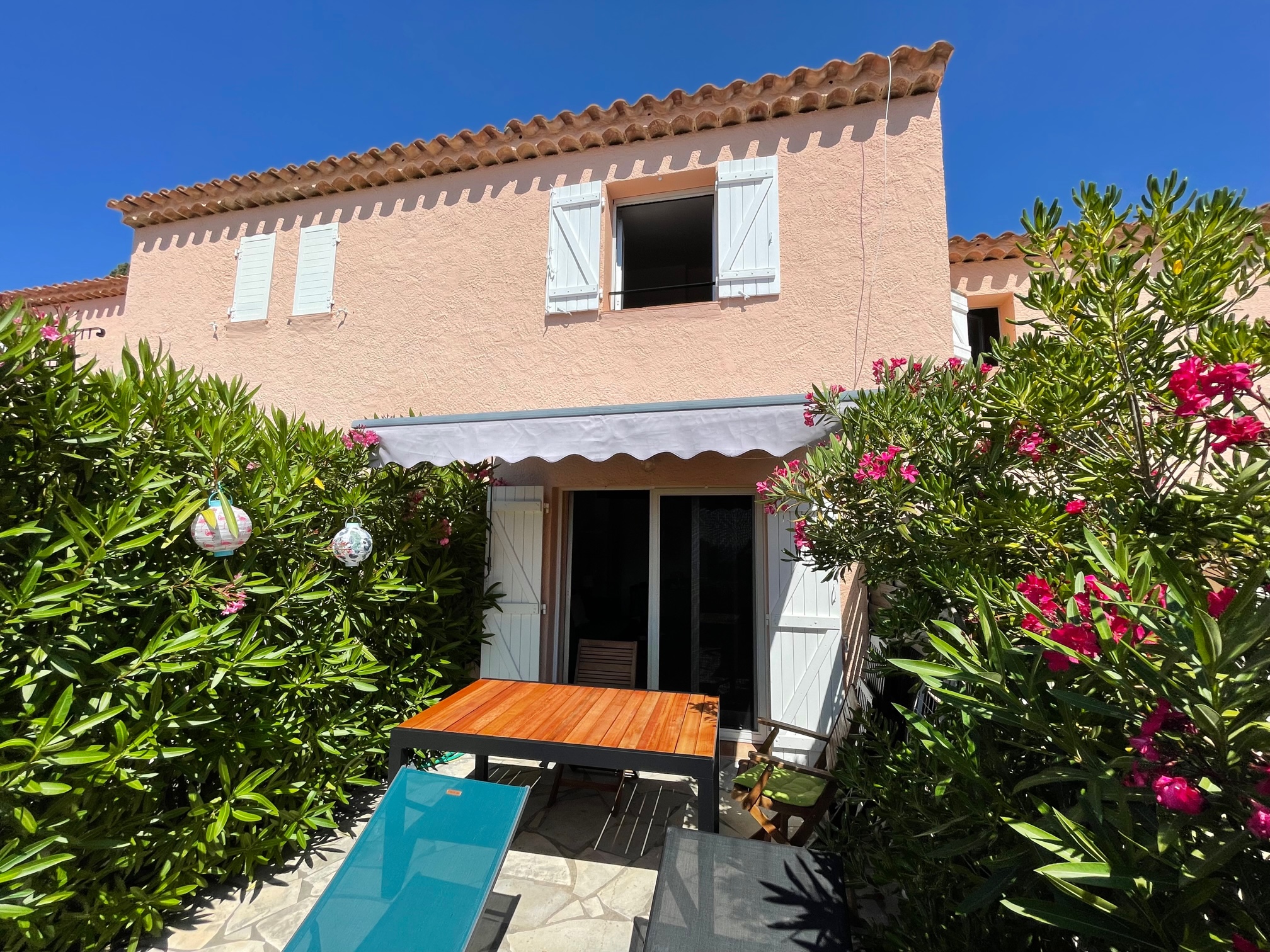 placeholder image-wide